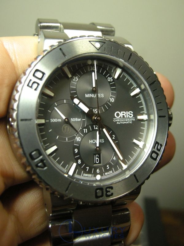 oris aquis chronograph titanium