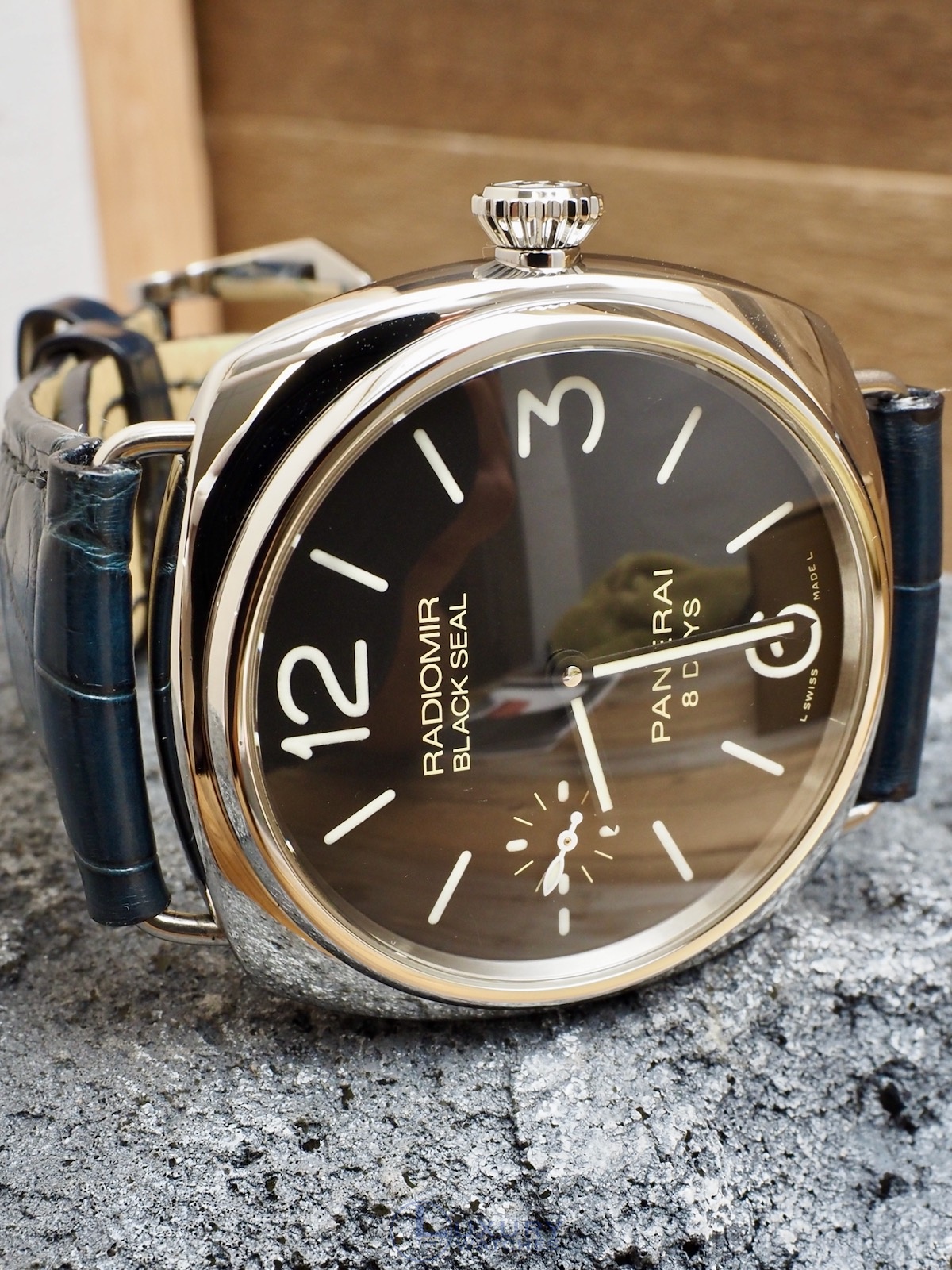 Panerai Radiomir Blackseal 8 day manufacturer